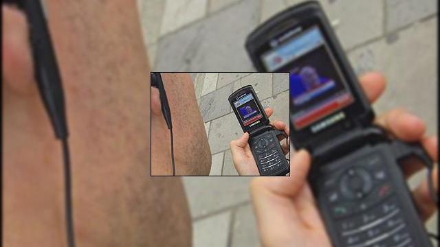 <b>Programe BBC pe telefonul mobil</b>Televiziunea BBC si canalele radio adiacente vor fi disponibile pe cateva dintre terminalele actuale, pentru o perioada de proba. Pentru o perioada initiala de 12 luni, o anumita frecventa dedicata transmisiunilor TV si radio va fi disponibila special...