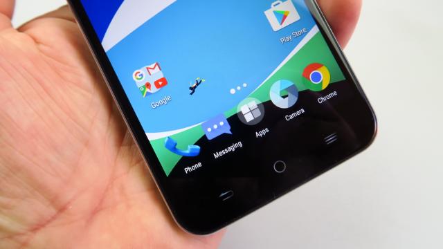 <b>Orange Dive 71: OS, UI, aplicaţii fără extra-uri, ba chiar cu o experienţă mai Light unde e cazul</b>Orange Dive 71 a făcut rabat la unele aspecte hardware, dar a venit cu Android Marshmallow la bord, nesacrificând şi software-ul se pare. Terminalul vine cu un Android 6.0 fără prea multe modificări, păstrând şi iconurile stock de exemplu.