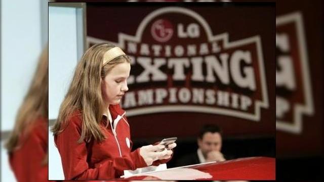 <b>O fetita de 13 ani castiga campionatul american de tastat SMS-uri!</b>O fetita de 13 ani castiga campionatul american de tastat SMS-uri LG… invingand un baiat de 21 de ani, care, fara indoiala, va suporta tachinarile prietenilor pentru o perioada. Totusi, avand in vedere ca Morgan Pozgar, castigatoarea campionatului...
