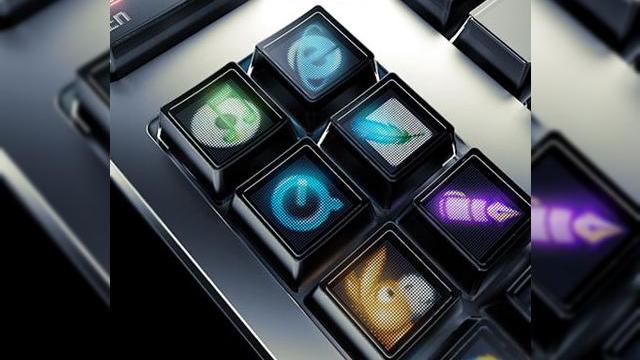 <b>Tastatura Optimus Maximus: un pret exorbitant!</b>Probabil ati auzit de acest celebru model de tastatura, deoarece a fost asteptata de toate site-urile de specialitate, dar si de fani cu sufletul la gura. Iata acum are in sfarsit un pret si o data de lansare. Este bine ca astfel de lucruri sa fie...