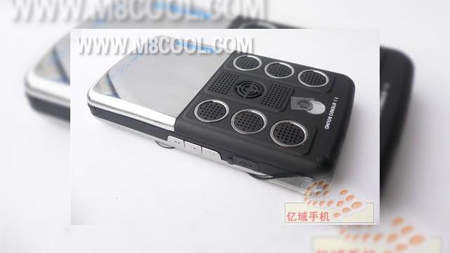 <b>Un terminal misterios suporta surround 7.1</b>De-a lungul analizei a numeroase gadgeturi am gasit conceptul de surround la terminale care nu aveau nimic in comun cu functiile avansate de divertisment, in special la capitolul audio. De aceasta data terminalul misterios din poza de mai sus este in...