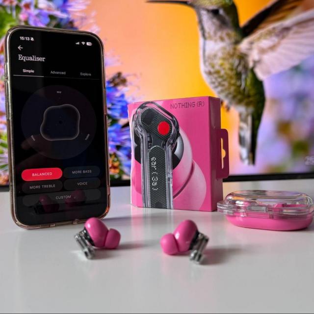 Nothing Ear (3a) Review: căștile roz devin cool prin funcții AI