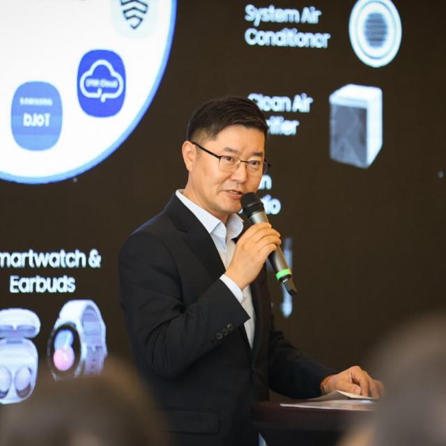 Samsung extinde ecosistemul „One Samsung” pentru integrarea ecranelor, telefoanelor și climatizării în companii